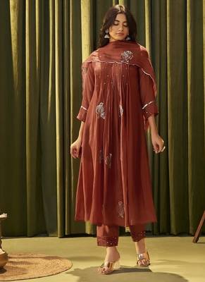 Red chanderi silk printed hand embroidery kurta set with dupatta 3