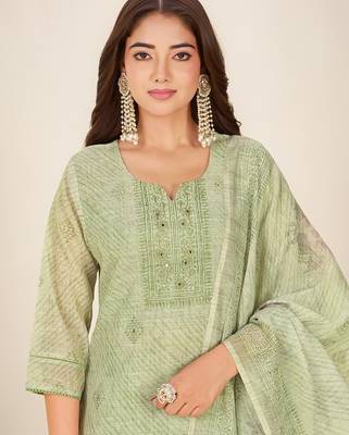 Green linen printed hand embroidery kurta set with dupatta 5