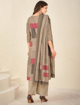 Khaki cotton printed hand embroidery kurta set with dupatta 4
