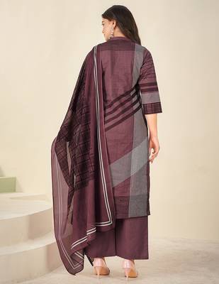 Purple cotton printed hand embroidery kurta set with dupatta 4