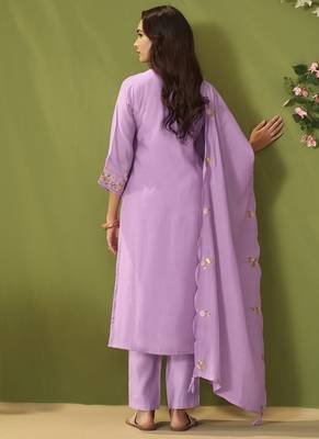 Lavender chanderi printed hand embroidery kurta set with dupatta 3