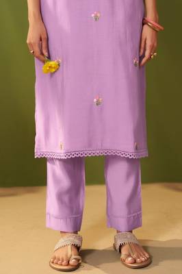 Lavender chanderi printed hand embroidery kurta set with dupatta 5