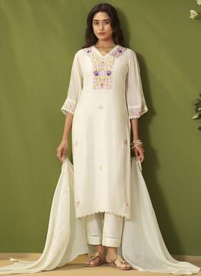 Cream chanderi printed hand embroidery kurta set with dupatta 2