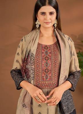 Khaki linen printed hand embroidery kurta set with dupatta 5