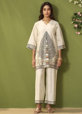 White cotton printed hand embroidery kurta set for women 1