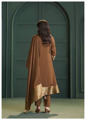 Brown chanderi printed hand embroidery kurta set with dupatta 3