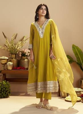 Mustard chanderi printed hand embroidery kurta set with dupatta 1