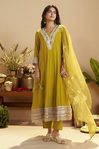 Mustard chanderi printed hand embroidery kurta set with dupatta