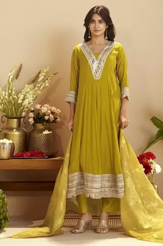 Mustard chanderi printed hand embroidery kurta set with dupatta