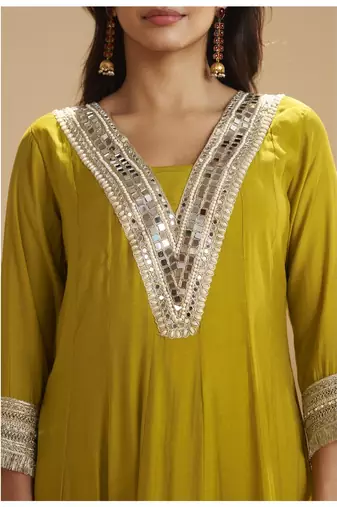 Mustard chanderi printed hand embroidery kurta set with dupatta
