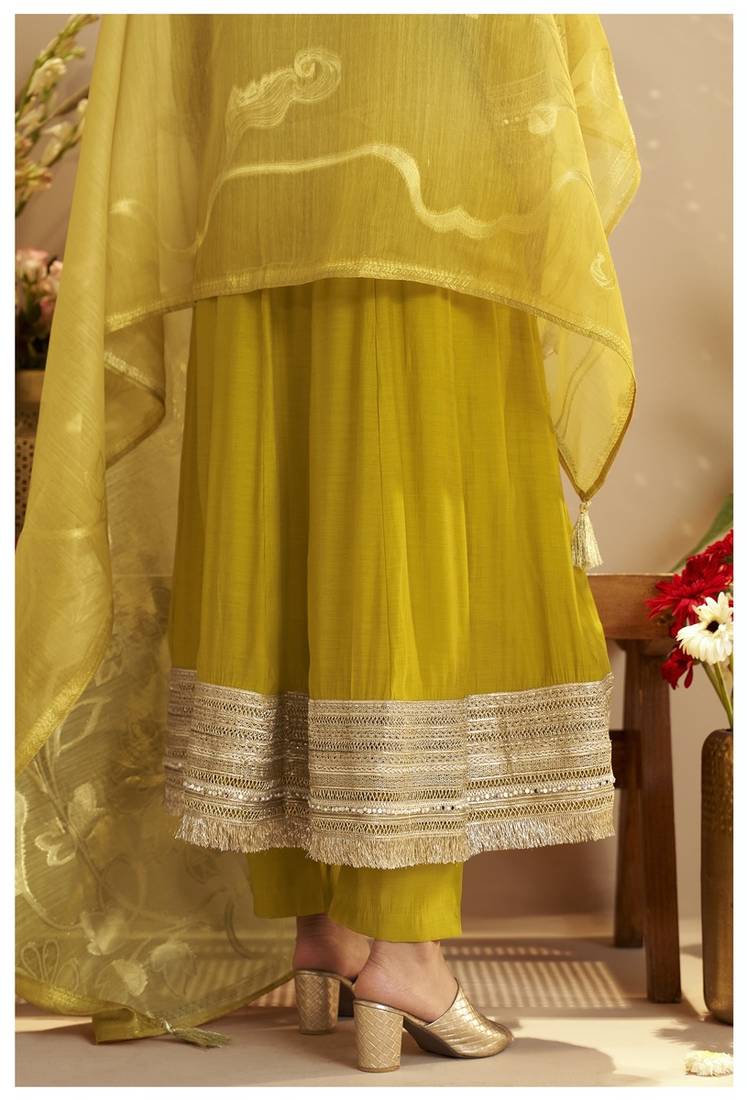 Mustard chanderi printed hand embroidery kurta set with dupatta