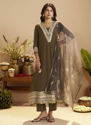 Brown chanderi printed hand embroidery kurta set with dupatta 1