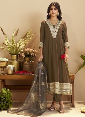 Brown chanderi printed hand embroidery kurta set with dupatta 2