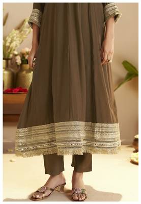 Brown chanderi printed hand embroidery kurta set with dupatta 5