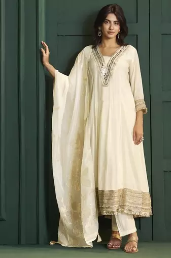 Cream chanderi printed hand embroidery kurta set with dupatta