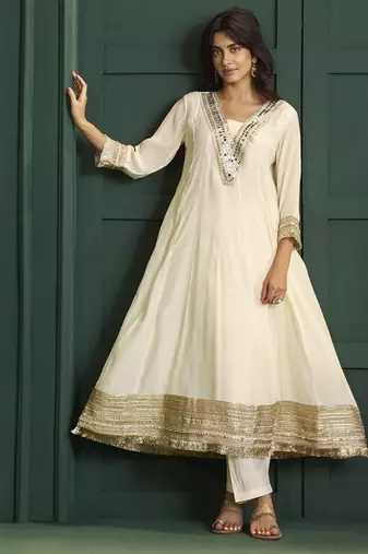 Cream chanderi printed hand embroidery kurta set with dupatta