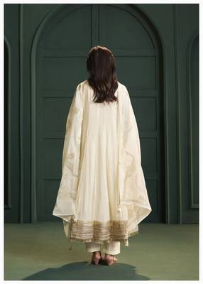 Cream chanderi printed hand embroidery kurta set with dupatta 3