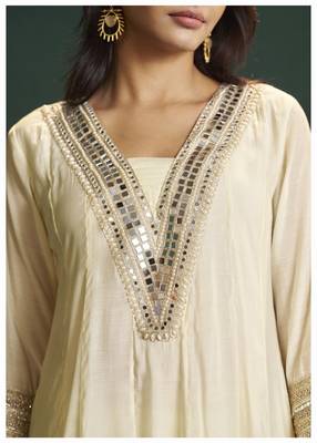 Cream chanderi printed hand embroidery kurta set with dupatta 4