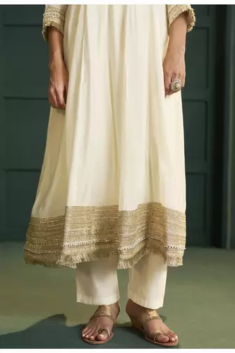 Cream chanderi printed hand embroidery kurta set with dupatta