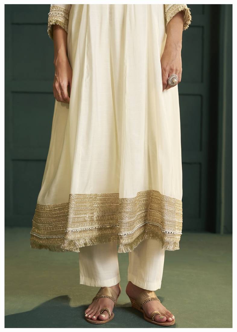 Cream chanderi printed hand embroidery kurta set with dupatta