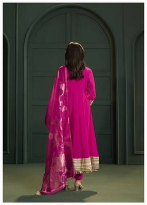 Pink chanderi printed hand embroidery kurta set with dupatta 3