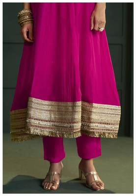 Pink chanderi printed hand embroidery kurta set with dupatta 5