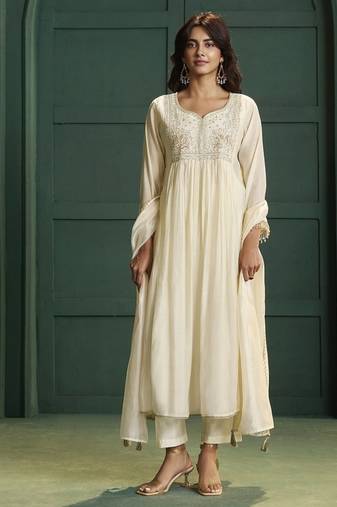 Cream chanderi printed hand embroidery kurta set with dupatta