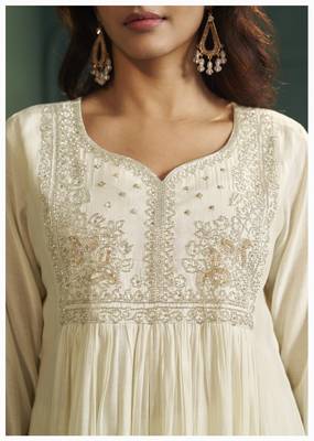 Cream chanderi printed hand embroidery kurta set with dupatta 5