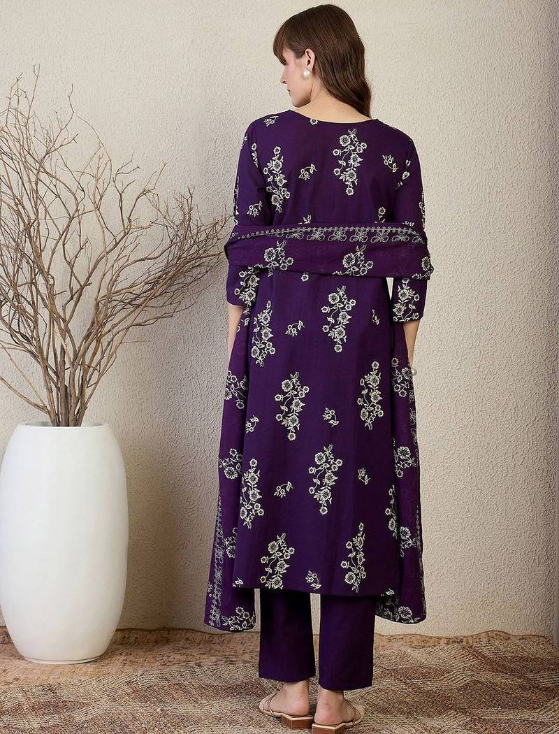 Women Floral Printed Regular Pure Cotton Kurta with Trousers & Dupatta