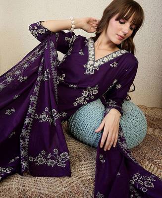 Women Floral Printed Regular Pure Cotton Kurta with Trousers & Dupatta 6