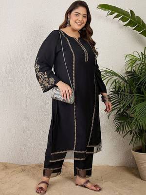 Plus Size Ethnic Motifs Embroidered Regular Thread Work Kurta with Trousers 2
