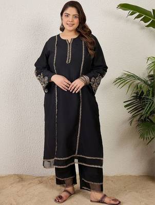Plus Size Ethnic Motifs Embroidered Regular Thread Work Kurta with Trousers 5