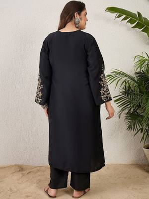 Plus Size Ethnic Motifs Embroidered Regular Thread Work Kurta with Trousers 6