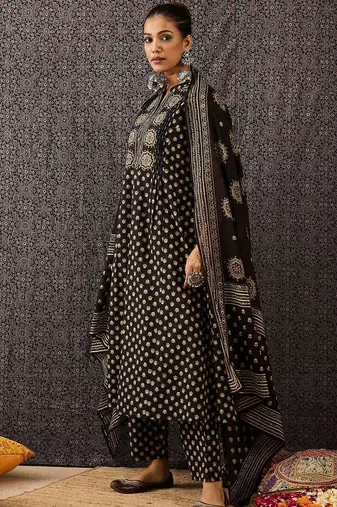 Women Ethnic Motifs Embroidered Panelled Thread Work Pure Cotton Kurta with Trousers & With Dupatta