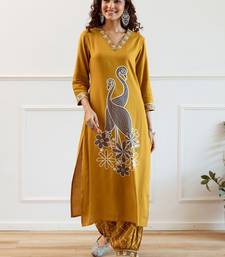 Women Embroidered Regular Beads and Stones Kurta with Trousers