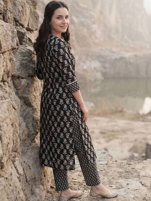 Women Paisley Printed Panelled Mirror Work Pure Cotton Kurta with Trousers 3
