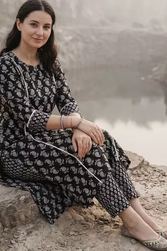 Women Paisley Printed Panelled Mirror Work Pure Cotton Kurta with Trousers