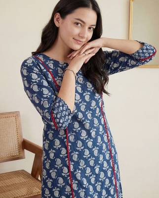 Women Paisley Printed Panelled Mirror Work Pure Cotton Kurta with Trousers 6