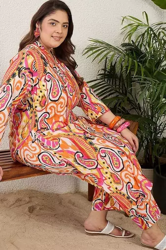 Plus Size Paisley Printed Panelled Pure Cotton Kurta with Trousers