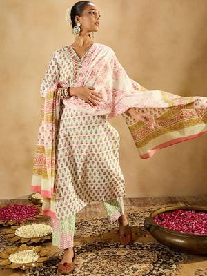Floral Printed V-Neck Pure Cotton Straight Kurta with Trousers & With Dupatta 2