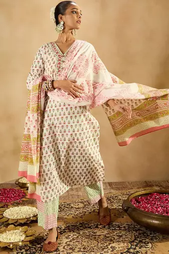 Floral Printed V-Neck Pure Cotton Straight Kurta with Trousers & With Dupatta