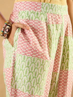 Floral Printed V-Neck Pure Cotton Straight Kurta with Trousers & With Dupatta 4