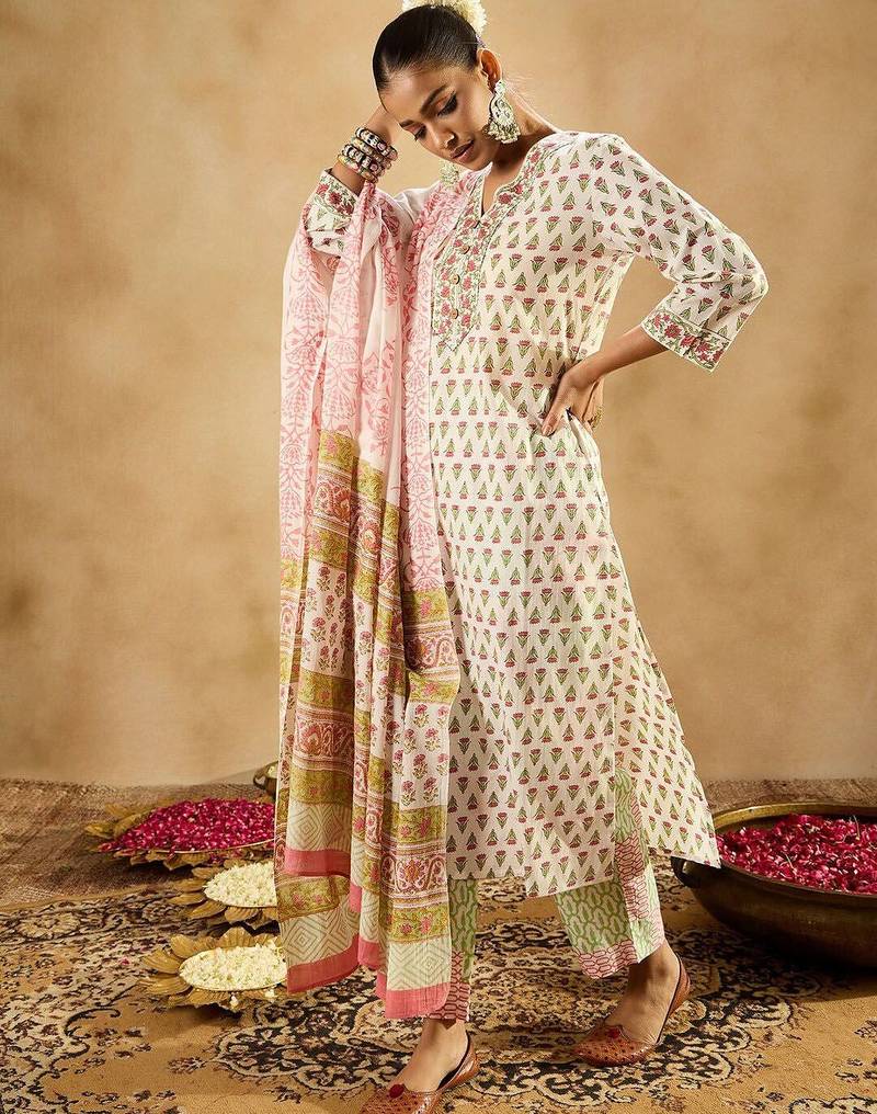 Floral Printed V-Neck Pure Cotton Straight Kurta with Trousers & With Dupatta