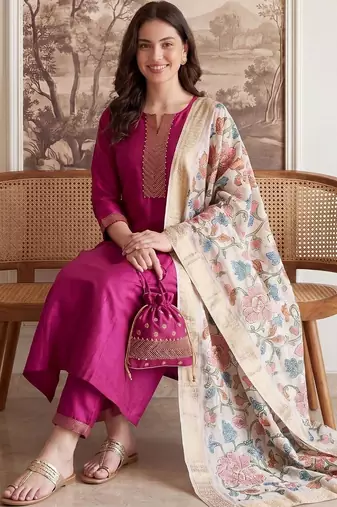 Women Floral Regular Thread Work Kurta with Trousers & With Dupatta