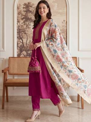 Women Floral Regular Thread Work Kurta with Trousers & With Dupatta 5
