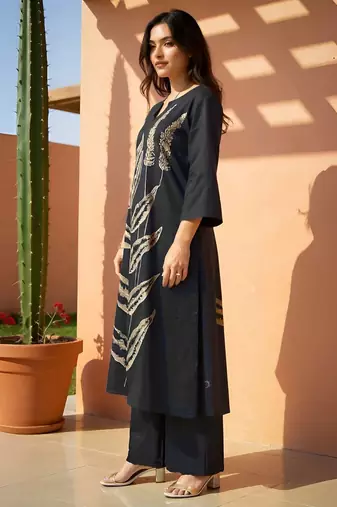 Women Floral Embroidered Regular Thread Work Pure Cotton Kurta with Trousers