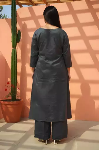 Women Floral Embroidered Regular Thread Work Pure Cotton Kurta with Trousers