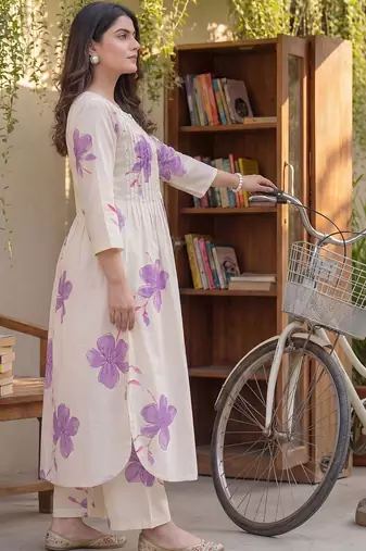 Women Floral Printed Regular Pure Cotton Kurta with Palazzos