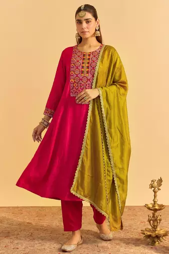 Gajri embroidered vichitra silk flared salwar suit set with vichitra silk dupatta
