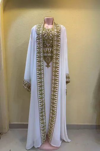 Elegant White & Gold Embroidered Traditional Kaftan – Luxury Moroccan/Arabian Style Dress
